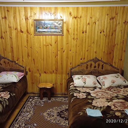 "Різьбярська Садиба" Slavske Pokoj fotografie