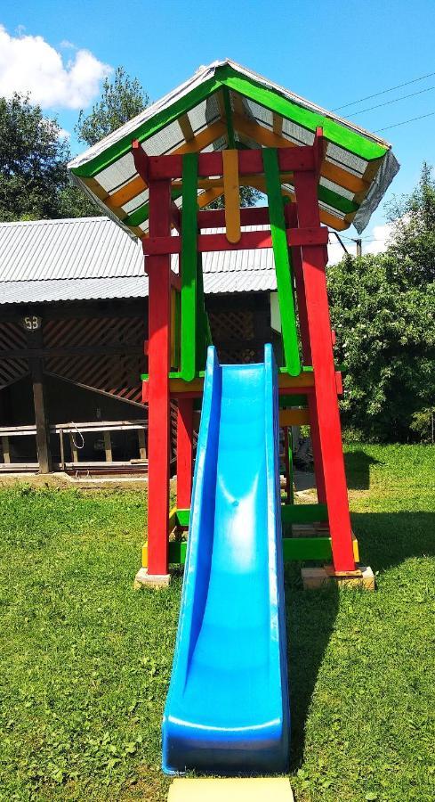 "Різьбярська Садиба" Slavske Exteriér fotografie
