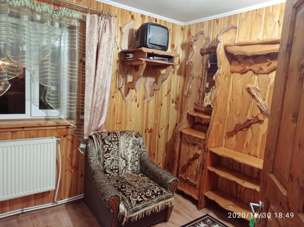 "Різьбярська Садиба" Slavske Pokoj fotografie