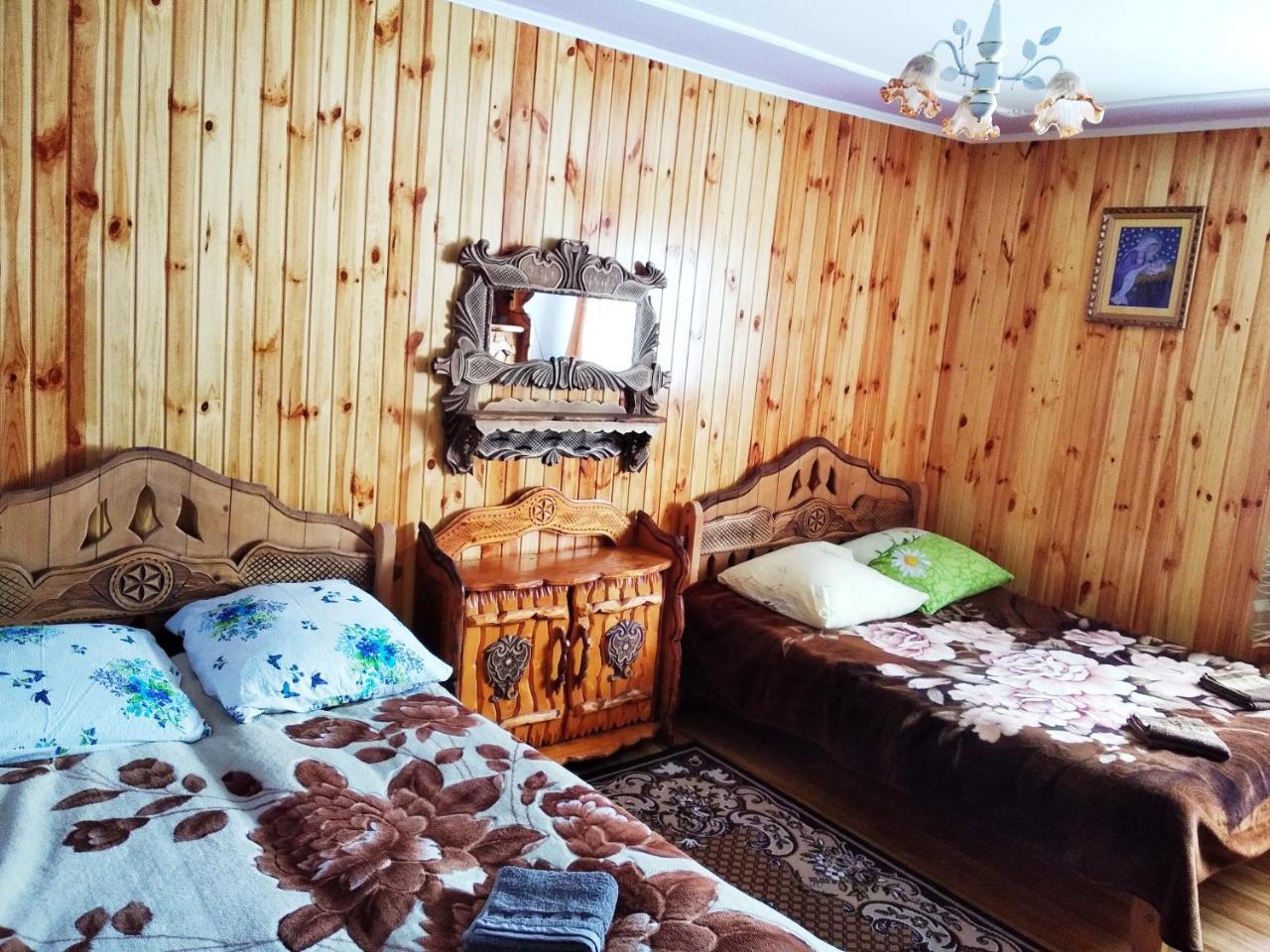 "Різьбярська Садиба" Slavske Exteriér fotografie