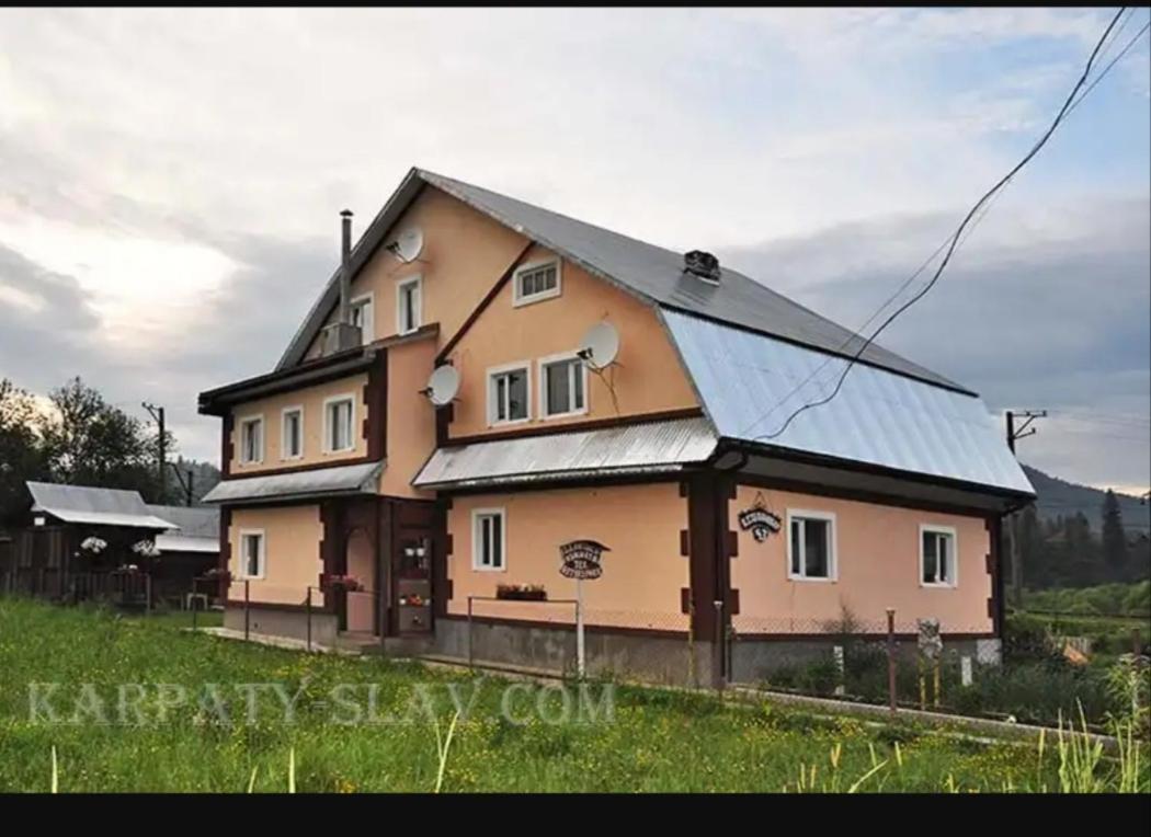 "Різьбярська Садиба" Slavske Exteriér fotografie