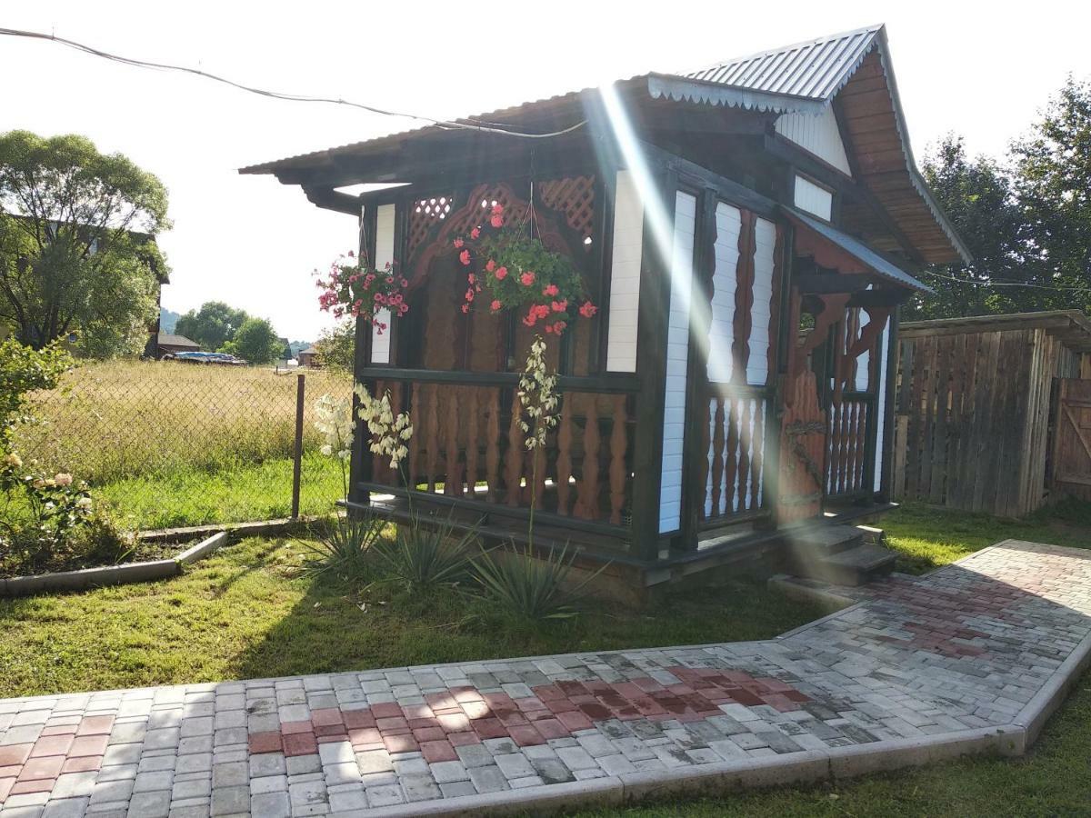 "Різьбярська Садиба" Slavske Exteriér fotografie