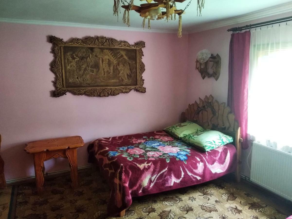 "Різьбярська Садиба" Slavske Exteriér fotografie