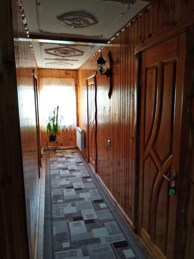 "Різьбярська Садиба" Slavske Exteriér fotografie