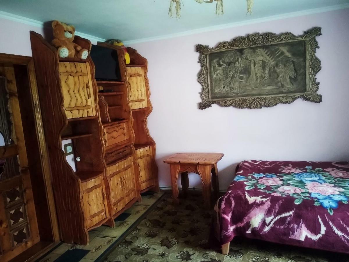 "Різьбярська Садиба" Slavske Exteriér fotografie